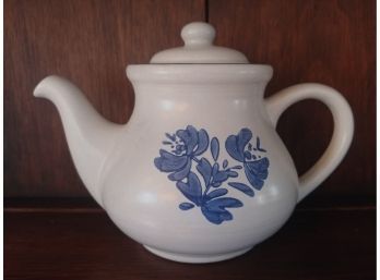 Pfaltzgraff Pottery 550Y Teapot