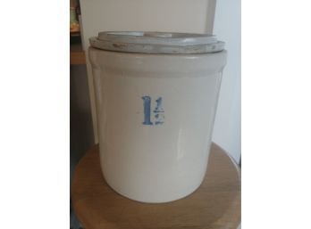 1 1/2 Gallon Stoneware Crock With Lid