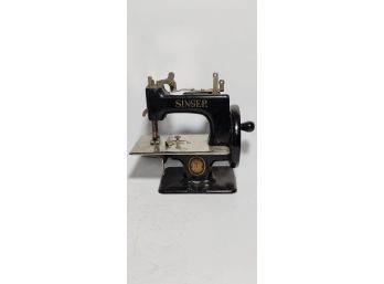 Childs Table Top Singer Sewing Machine