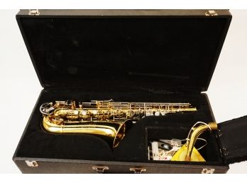 KING 613 Saxophone In Case