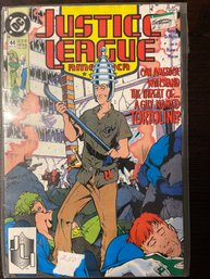 DC Comics JUSTICE LEAGUE AMERICA #44 Nov 1990