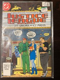 DC Comics JUSTICE LEAGUE AMERICA #28 Jul 1989