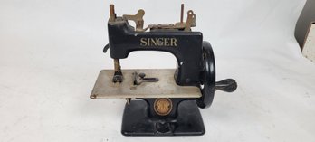 Antique Mini Singer Sewing Machine For Children - Sewhandy
