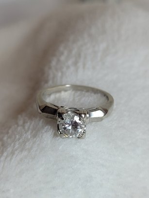 14k White Gold Ring With Beautiful Diamond
