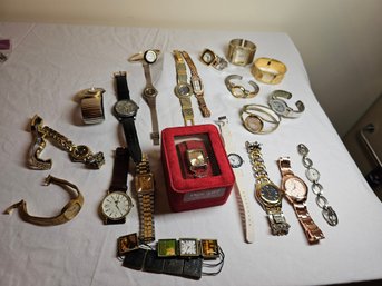 Watches Lot B Untested