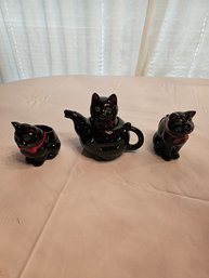 2 Stafford 1 Unsigned Porcelain Cats