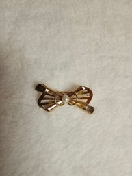 14k Gold With Pearl Bow Pin