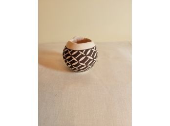 Small Acoma Pot By Sharon Lewis