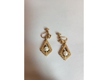Vintage 14k Screwback Earrings With Pearls