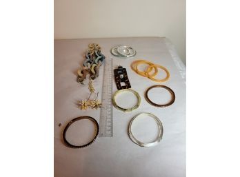 Vintage Plastic Jewelry Lot No 101