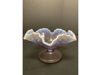 Ruffle Opalescent Rimmed Dish