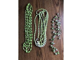 Costume Jewelry Necklaces - Green Beads