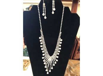 Beautiful Rhinestone Necklace & Earrings