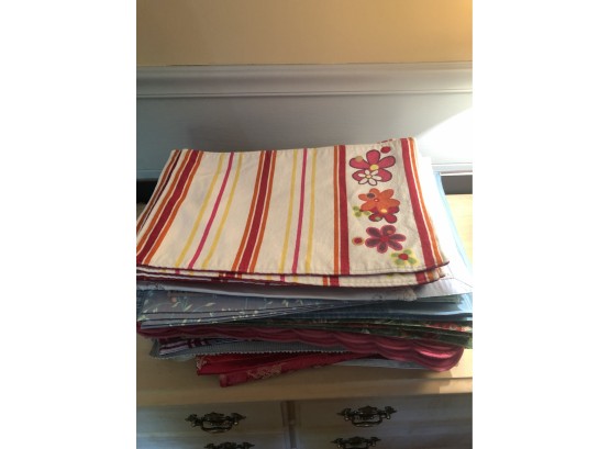 Lot Of Placemats (60's Flowers Top)