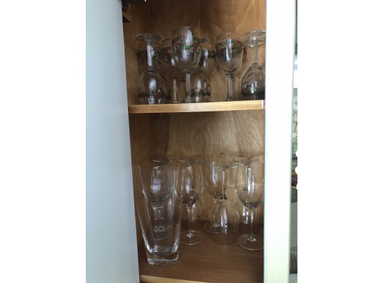Two Rows Christmas & Clear Wine Glasses