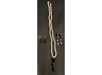 Japanese Sea-shell Pearl Necklace Date Back To Pre-WWII With Twist Clasp And 2 Pairs Of Earrings