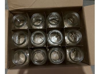 NIB 12 Regular Quart Jars (Mason)