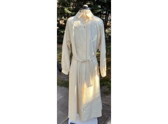 A Classy Cream Colored Long Coat By Neiman Marcus. (no Size)