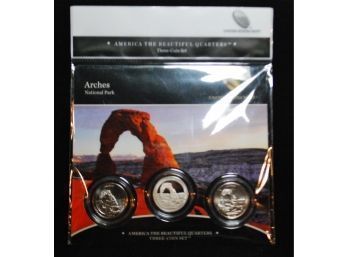 S    2014-S America The Beautiful ARCHES National Park Three Coin Quarter Set (bgt7)