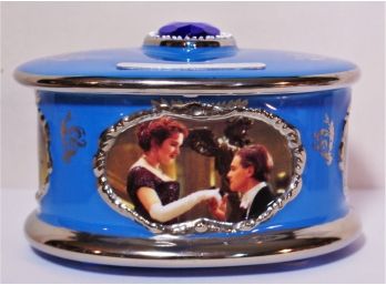 1998 Titanic Heirloom Fine Porcelain Music Box 2nd Issue Plays 'Southhampton' Signed / Numbered