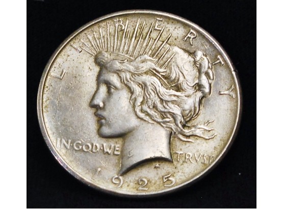 1925 Peace Dollar 90 Percent Silver UNCIRCULATED Lustrous (Larp9)