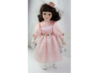 Avon 14' 2000 Doll With Stand, Peach Dress, Tea Pot And Tea Cup