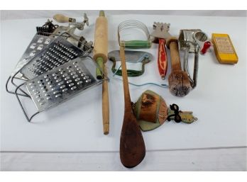 Miscellaneous Kitchen Tools, Grinder, Slicer, Grater, Roller
