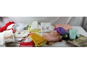 Large Lot Of Dish Rags, Potholders, Towels