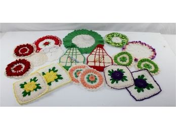 Large Lot Of Vintage Pot Holders And Doilies