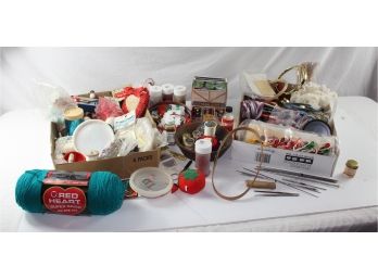 Lot Of Miscellaneous Craft And Sewing Items, Old Spools, Old Knitting And Crochet Needles