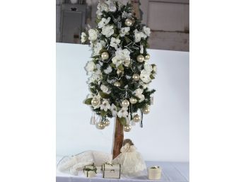 Green Artificial Christmas Tree With White Bulbs, Angel, Four Packages