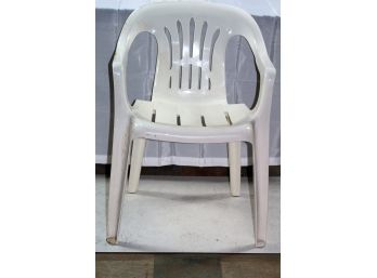 10 Plastic White Chairs