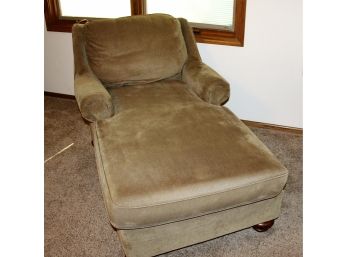 Olive Green Chaise Lounger, 5 Ft Long 32 In Wide, Good Shape - 1 Area Snag And Repaired, Does Not Show