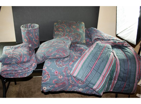 Comforter  – Pillow Shams, Pillows, Trash Can, Queen-size