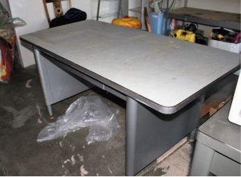 Metal Desk With One Drawer 50 X 30