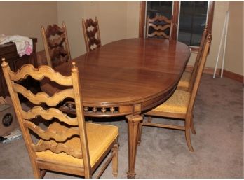 Thomasville Dining Room Set With 6 Chairs - 104' With 2 Leafs, 122' With 3 Leafs (some Scratches On Top)
