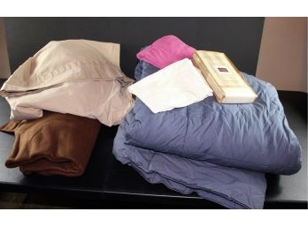 Queen Comforter & Sheets, Blanket, Pillow Cases