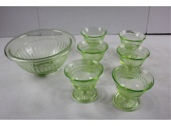 Green Depression 6 Dessert Glasses And Serving Bowl