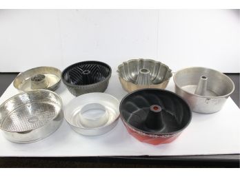 Miscellaneous Bundt Pans, Angel Food Cake Pan And Jell-O Molds