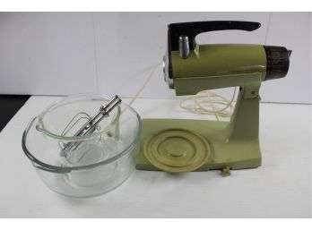 Sunbeam Mixmaster With Two Bowls