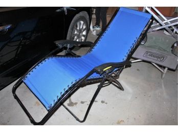 Lounge Chair - Great Shape- Looks Brand New