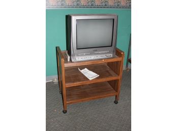 Superscan 20 Inch Television  Color  VCR DVD Has Remote, Not Sure If It Works, Stand Included
