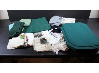 Miscellaneous Place Mats, Towels, Rags And Potholders - Green