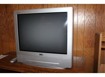 RCA 28 Inch Diagonal TV With Remote - Powers Up
