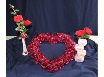 Valentine's Day Lot - Heart Shaped Wreath And 2 Flower Vases