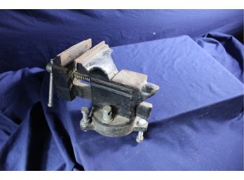 Vise For Mounting