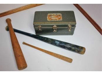 Metal Fishing Or Toolbox, Has Some Rust - 3 Bats, Two Bats Are Hillerich & Bradsby- Small Novelty Bat