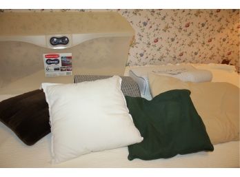 6 Pillows - One Lumbar  One Easy Rest In Tote