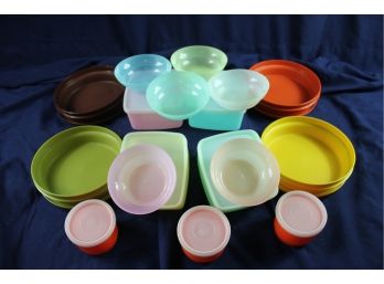 Tupperware Colorful Lot, Six Small Bowls With Lids, Three Orange Bowls With Lids
