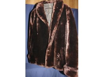 Brown Fur Coat With Pockets - Goes To Hips - Very Soft, Close To A Size 12